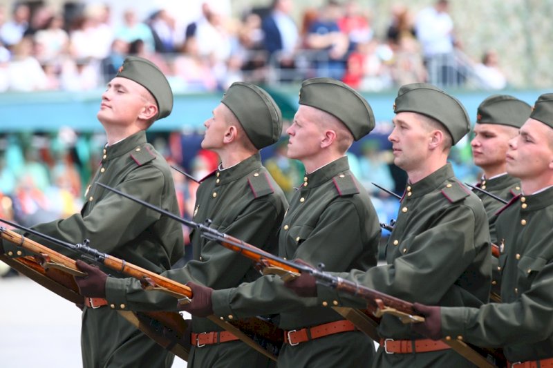 Парад победы верхняя пышма 2024. Парад Победы в верхней Пышме 2022. Парад в верхней Пышме Победы 2021. Парад 9 мая 2022 года в верхней Пышме. Парад на 9 мая в Пышме.