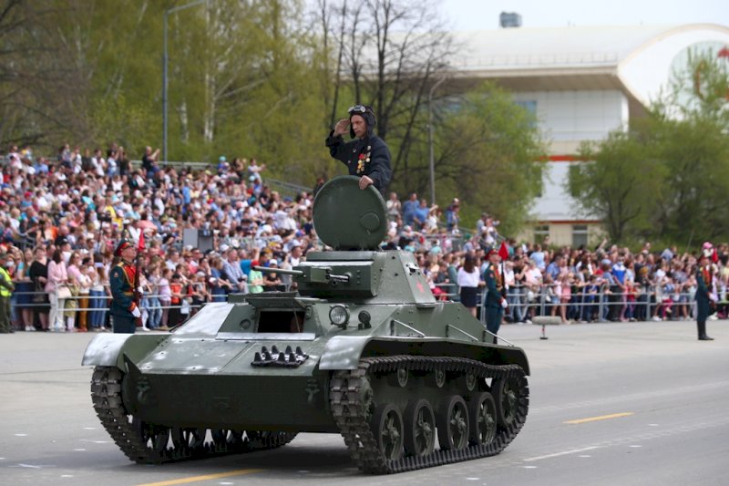 Парад 9 мая верхняя пышма. Парад Победы в верхней Пышме 2022. Парад Победы в верхней Пышме. Парад в верхней Пышме 2024. Парад в верхней Пышме 2015.