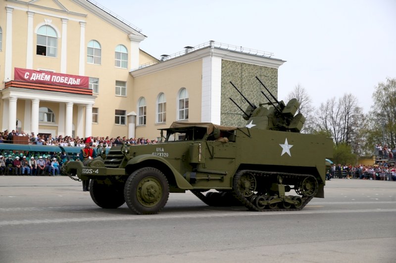 Парад 9 мая верхняя пышма. Парад Победы в верхней Пышме. Парад в верхней Пышме 2024. Верхняя Пышма 1941 год. Парад в верхней Пышме 2015.