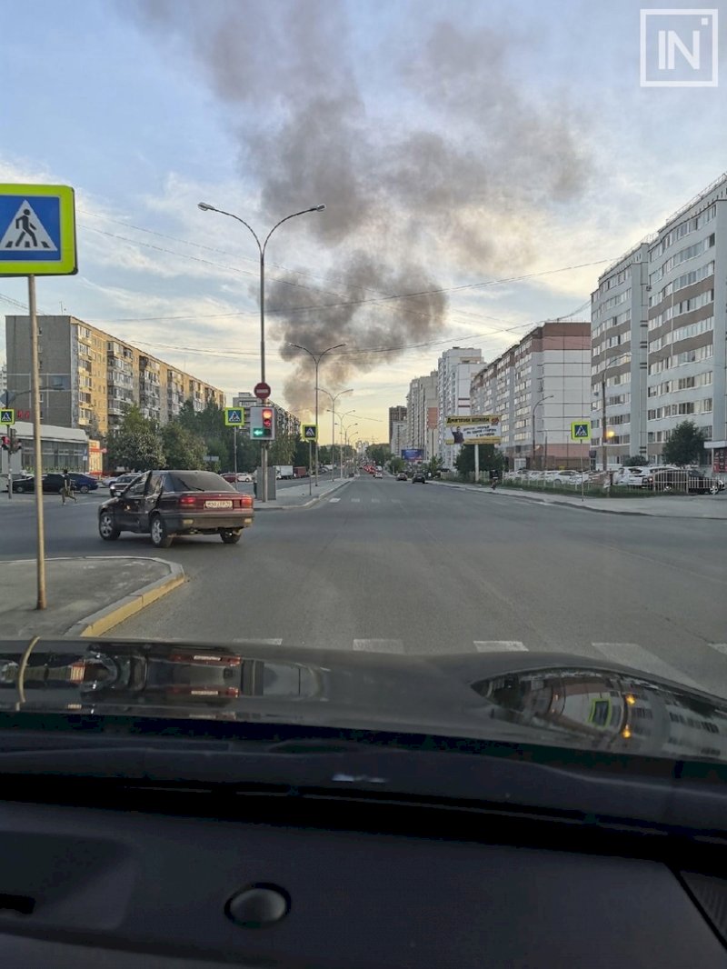 Новости е1 в екатеринбурге гимн. Пожар в Екатеринбурге сегодня на Уралмаше. Пожар в Екатеринбурге сейчас на Уралмаше сейчас. Пожар Екатеринбург сейчас Уралмаш. Пожар Екатеринбург сейчас е1.