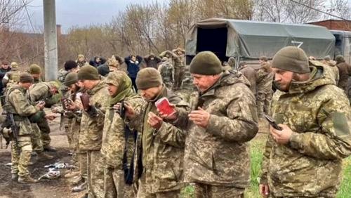 «Торнадо» показали подвалы, где якобы пытали пленных (видео)