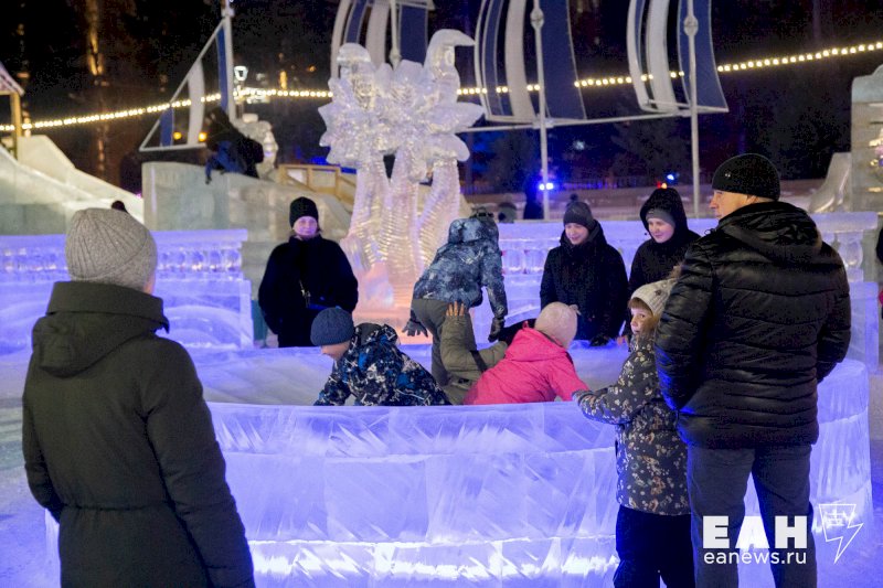 Ледовый городок в челябинске фото