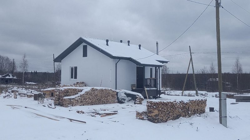 Стоковые фотографии по запросу Homes in snow